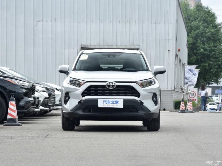 一汽豐田 RAV4榮放 2023款 2.0L CVT兩驅(qū)都市版