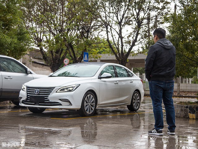 長安乘用車2018款睿騁CC