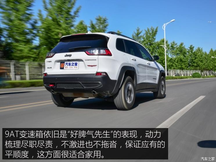 廣汽菲克Jeep 自由光 2019款 2.0T 四驅(qū)高性能旗艦版