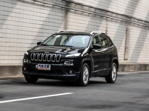 廣汽菲克Jeep 自由光 2016款 2.0L 優(yōu)越版