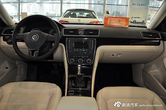 2014款 新帕薩特 1.8TSI DSG 尊榮版