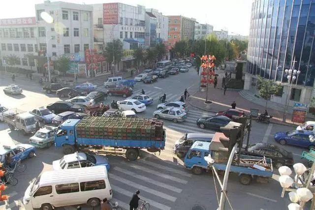 開車時(shí) 遇到駕駛盲區(qū)怎么辦