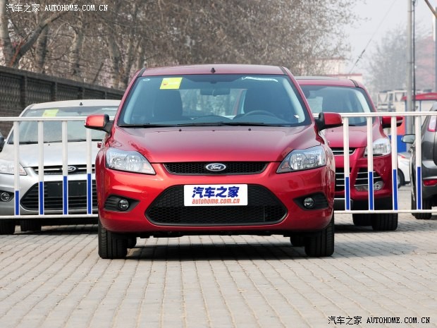 長(zhǎng)安福特 ?？怂?2013款 兩廂經(jīng)典 1.8L 自動(dòng)基本型