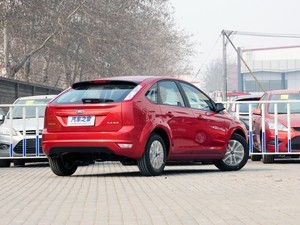 長(zhǎng)安福特 ?？怂?2013款 兩廂經(jīng)典 1.8L AT基本型