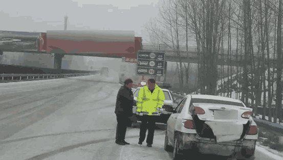 跑高速遇前面車急剎車咋辦？