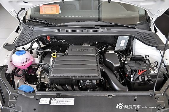 2013款桑塔納1.6L自動(dòng)舒適版 平安白