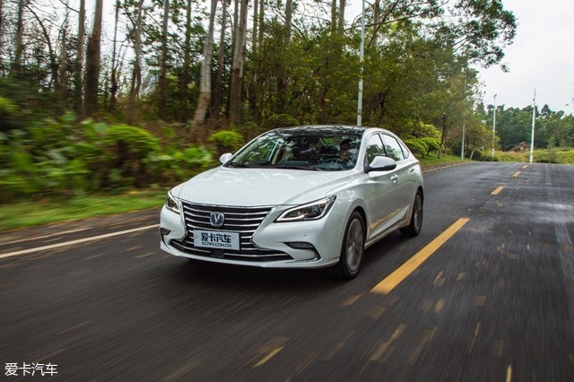 長(zhǎng)安乘用車2018款睿騁CC