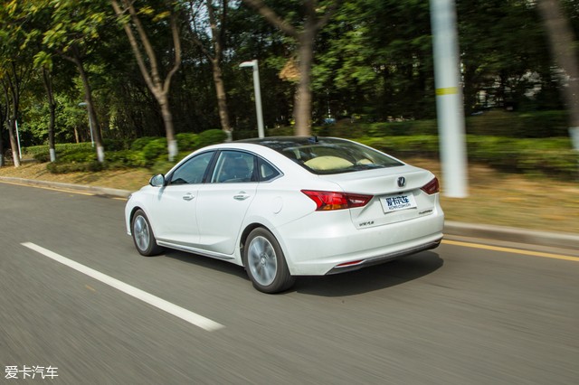 長(zhǎng)安乘用車2018款睿騁CC