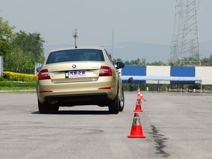 上海大眾斯柯達(dá) 明銳 2015款 1.6L 自動(dòng)逸俊版