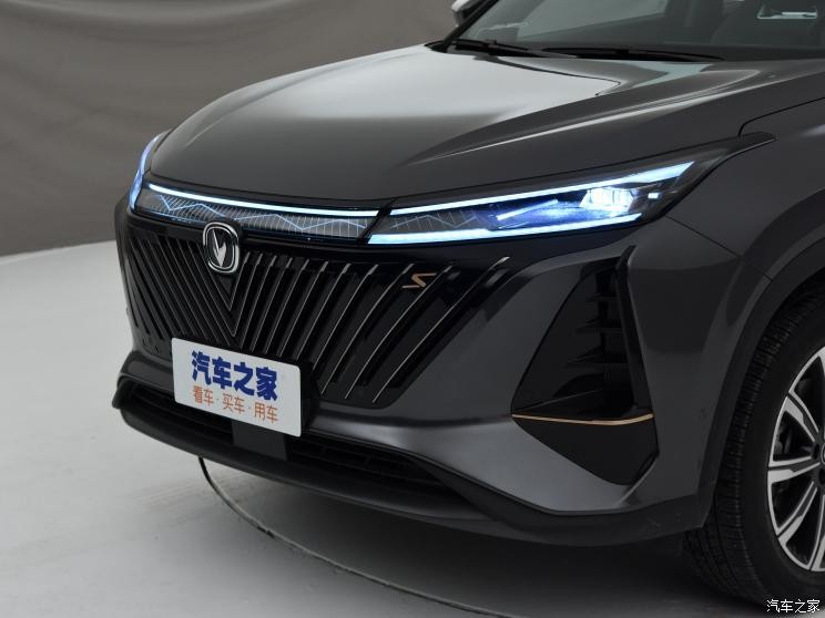 長(zhǎng)安汽車 長(zhǎng)安CS75 PLUS 2022款 第二代 2.0T 自動(dòng)旗艦型