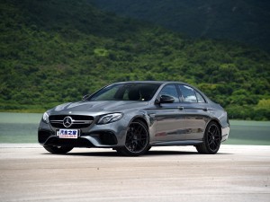 梅賽德斯-AMG 奔馳E級(jí)AMG 2017款 AMG E 63 S 4MATIC+