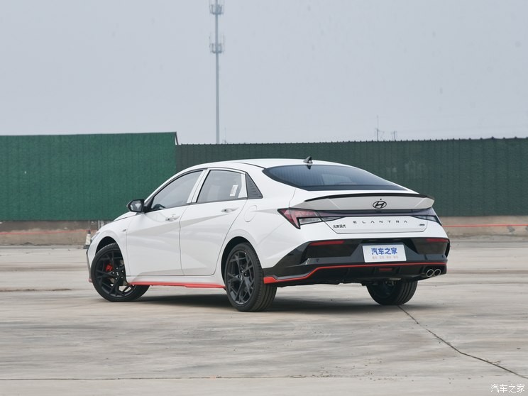 北京現(xiàn)代 伊蘭特 2023款 240TGDi DCT N Line LUX尊貴版